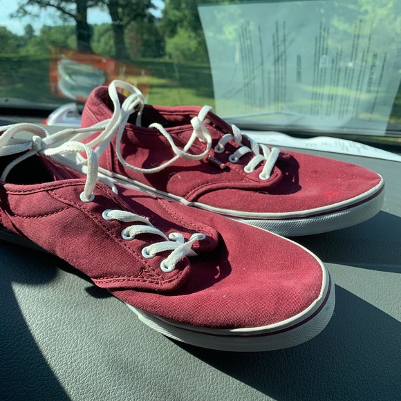 VANS - Picture 2 of 2